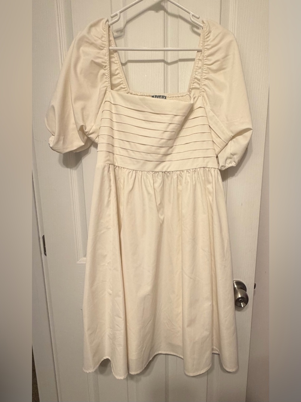 Cream Puff-Sleeve Dress